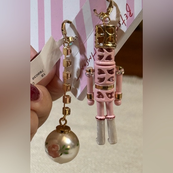PINK NUTCRACKER Betsy Johnson CHRISTMAS Earrings - Picture 5 of 5